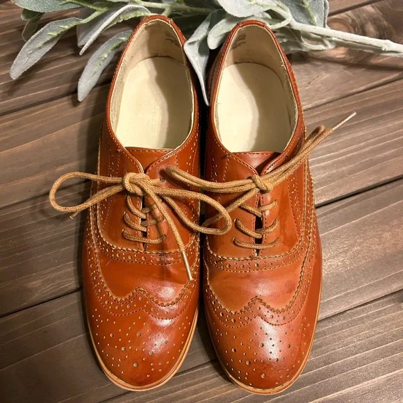 Wanted Babe Low Heel Oxford in Cognac - Picture 2 of 7